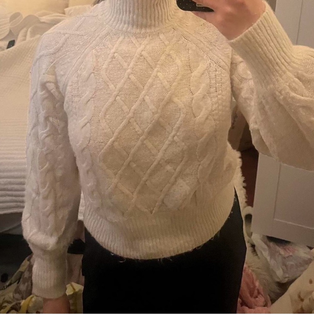 Abercrombie & Fitch Cream Cable Knit Turtleneck Sweater